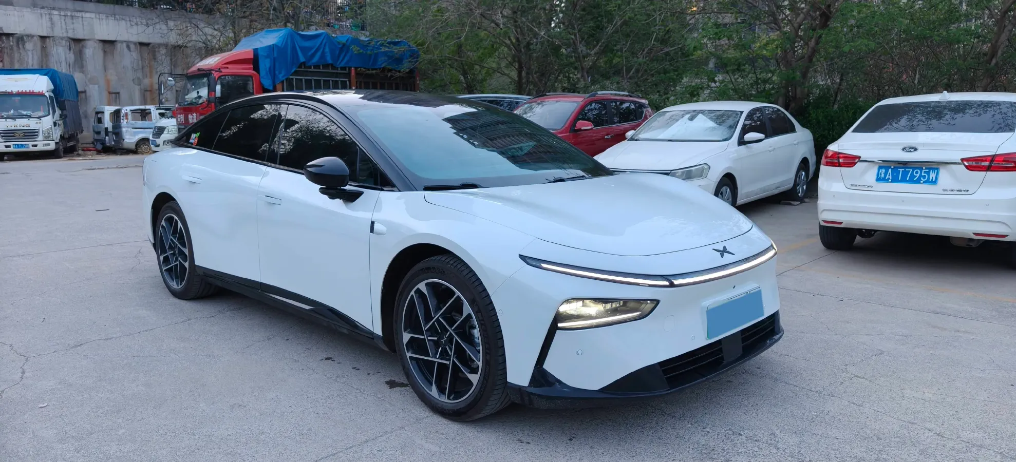 2024 Xpeng P7+ BEV 76.3KWH,autocango,china used car exporter,china ev exporter,chinese used car exporter,chinese used ev exporter