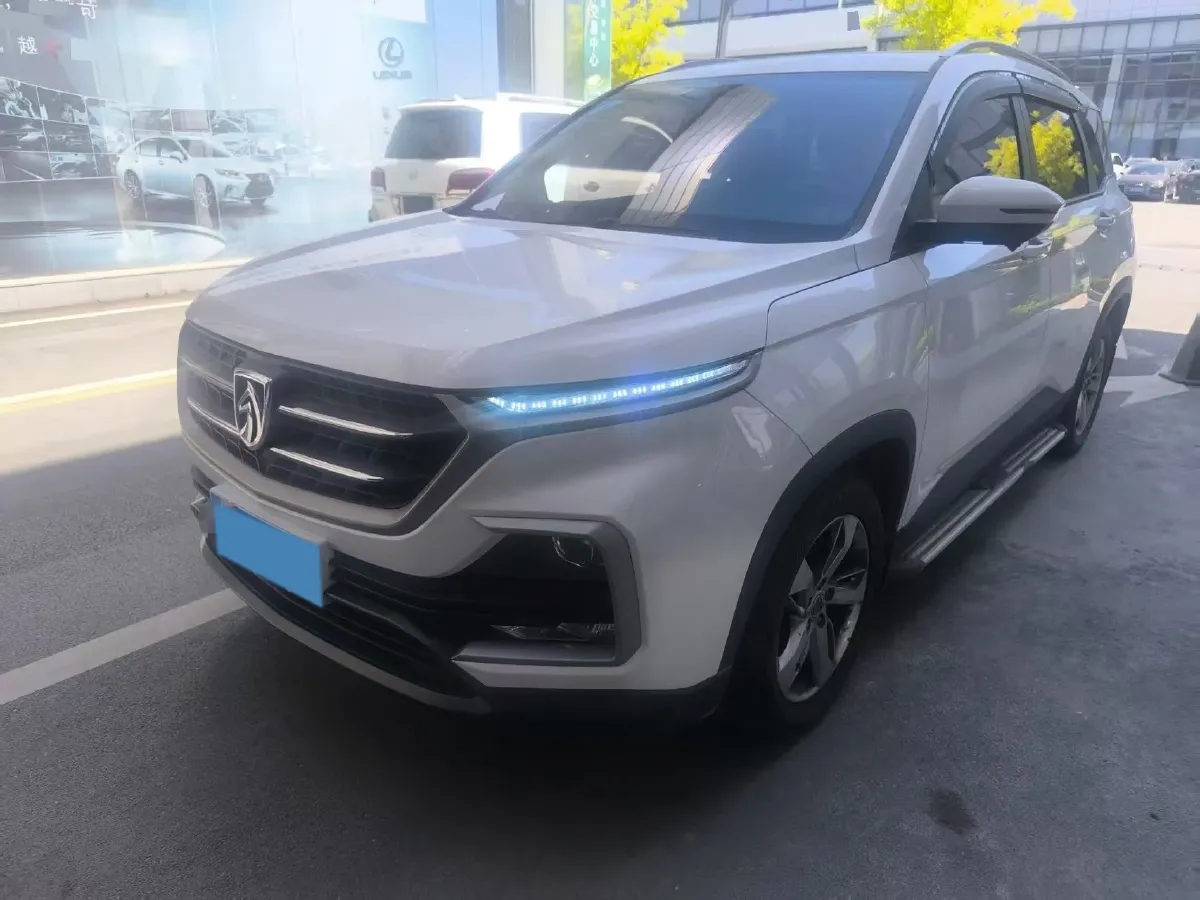 2019 BaoJun 530 1.5T 151HP L4 CVT,autocango,china used car exporter,china ev exporter,chinese used car exporter,chinese used ev exporter