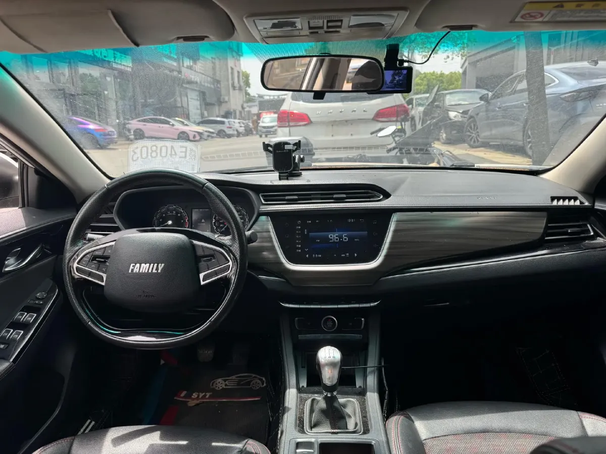 2018 HaiMa Family F5 1.6L 125HP L4 6AT,autocango,china used car exporter,china ev exporter,chinese used car exporter,chinese used ev exporter