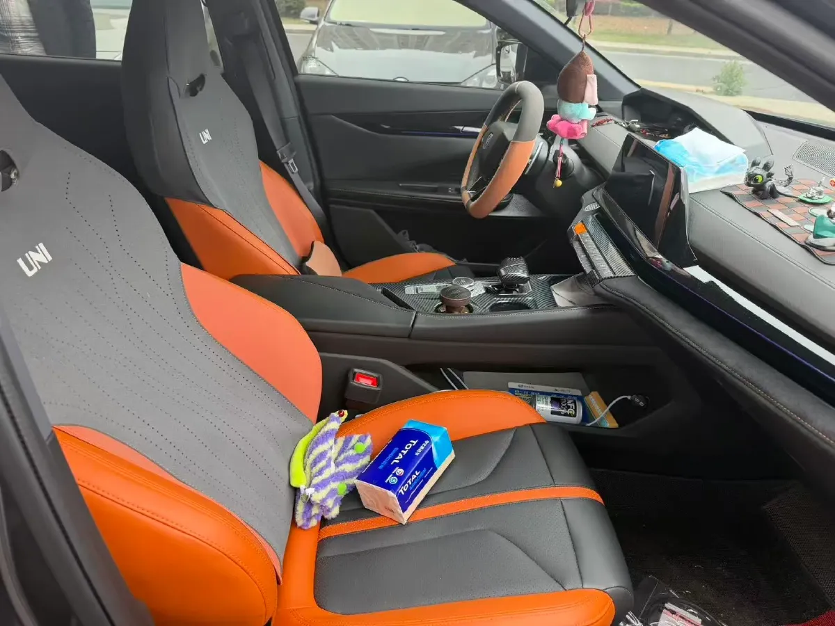 2024 ChangAn UNI-V 1.5T 188HP L4 7DCT,autocango,china used car exporter,china ev exporter,chinese used car exporter,chinese used ev exporter