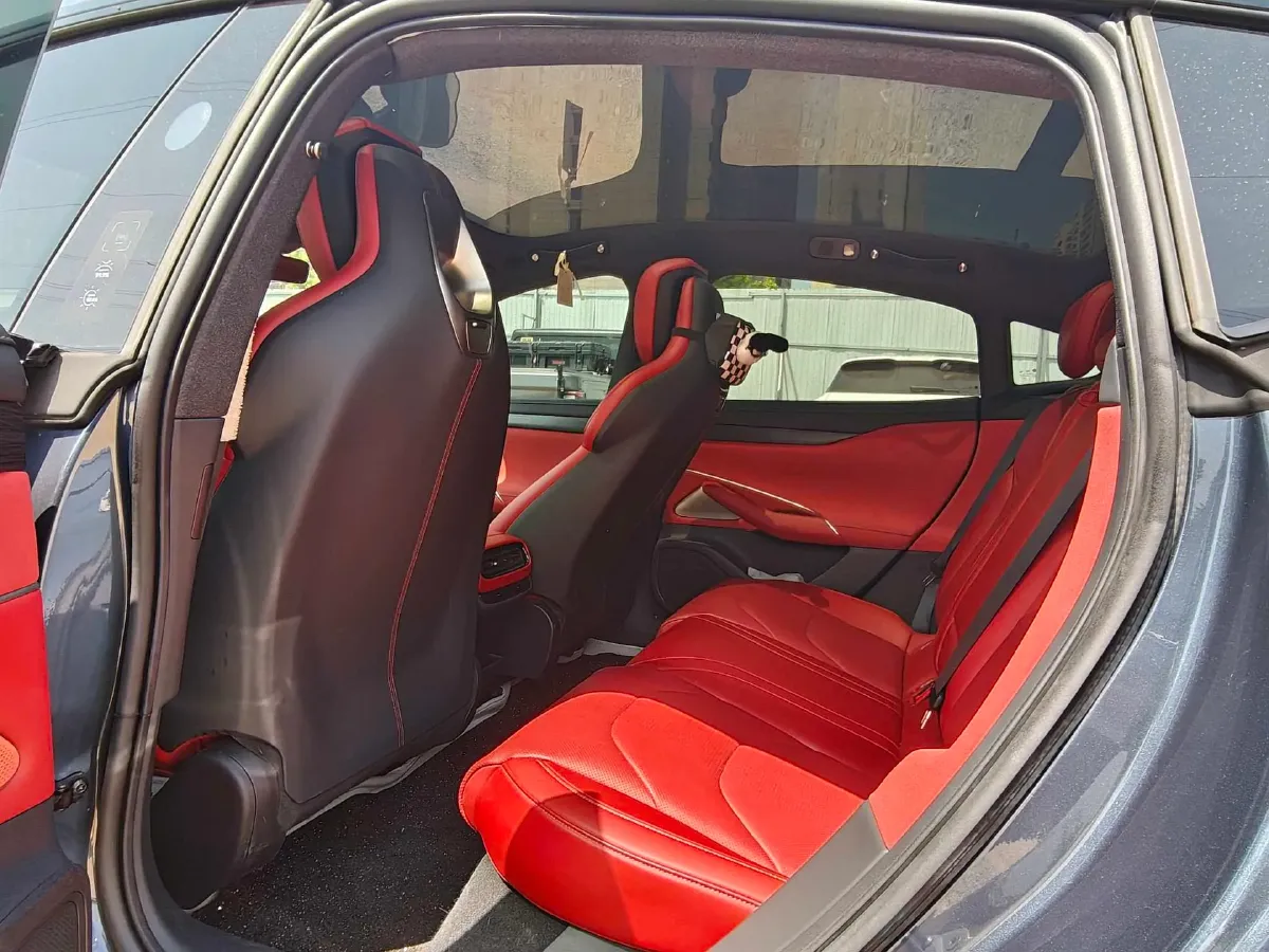 2024 MI SU7 BEV 73.6KWH,autocango,china used car exporter,china ev exporter,chinese used car exporter,chinese used ev exporter