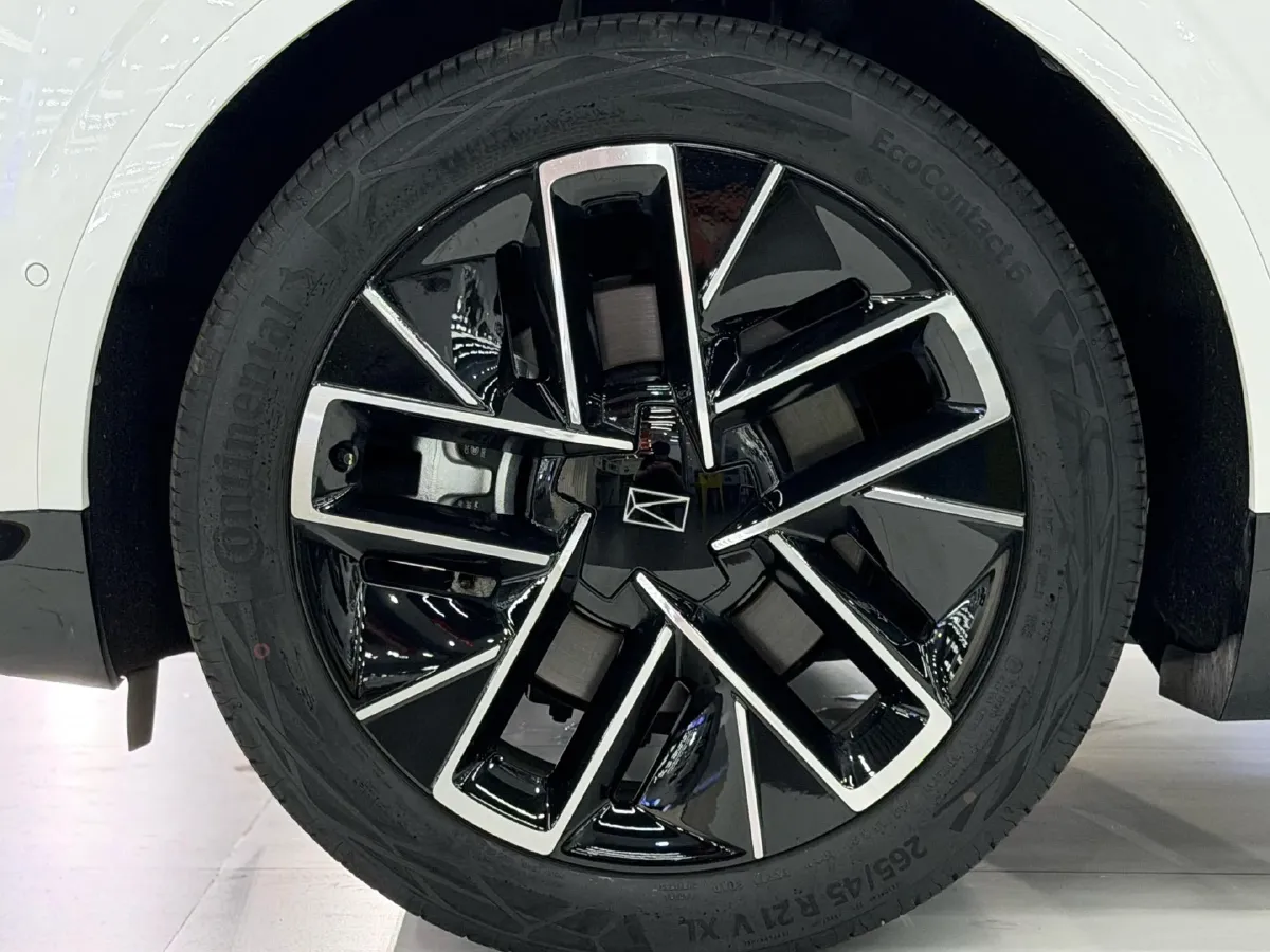 2025 Avatr 11 1.5T 156HP L4 REEV,autocango,china used car exporter,china ev exporter,chinese used car exporter,chinese used ev exporter