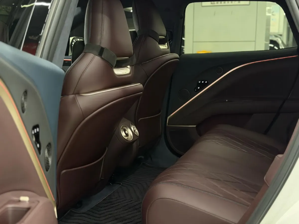 2025 Avatr 11 1.5T 156HP L4 REEV,autocango,china used car exporter,china ev exporter,chinese used car exporter,chinese used ev exporter