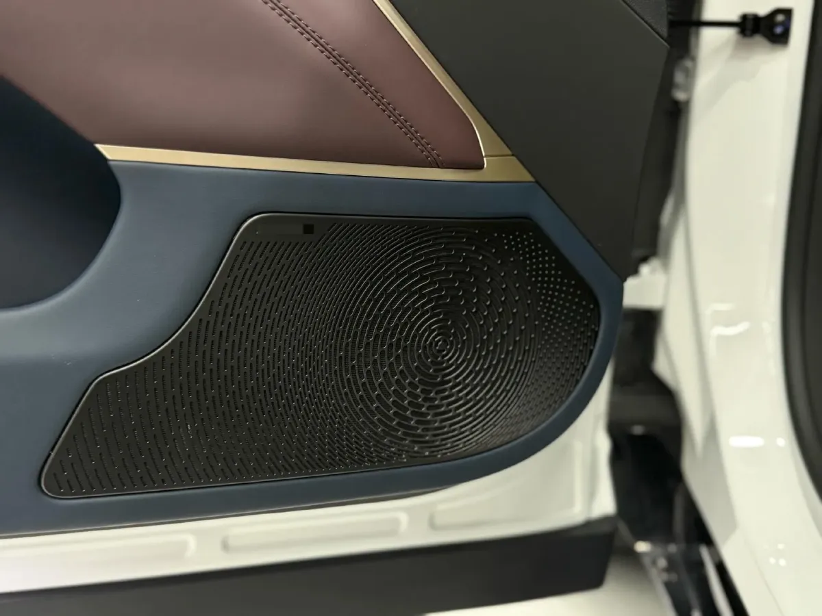 2025 Avatr 11 1.5T 156HP L4 REEV,autocango,china used car exporter,china ev exporter,chinese used car exporter,chinese used ev exporter