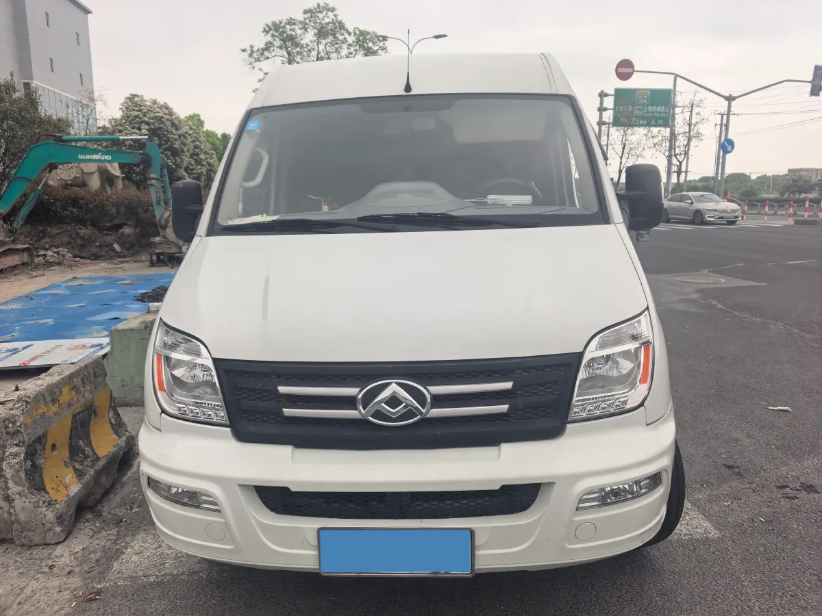 2019 MAXUS XinTu V80 2.0T 139HP L4 6MT,autocango,china used car exporter,china ev exporter,chinese used car exporter,chinese used ev exporter