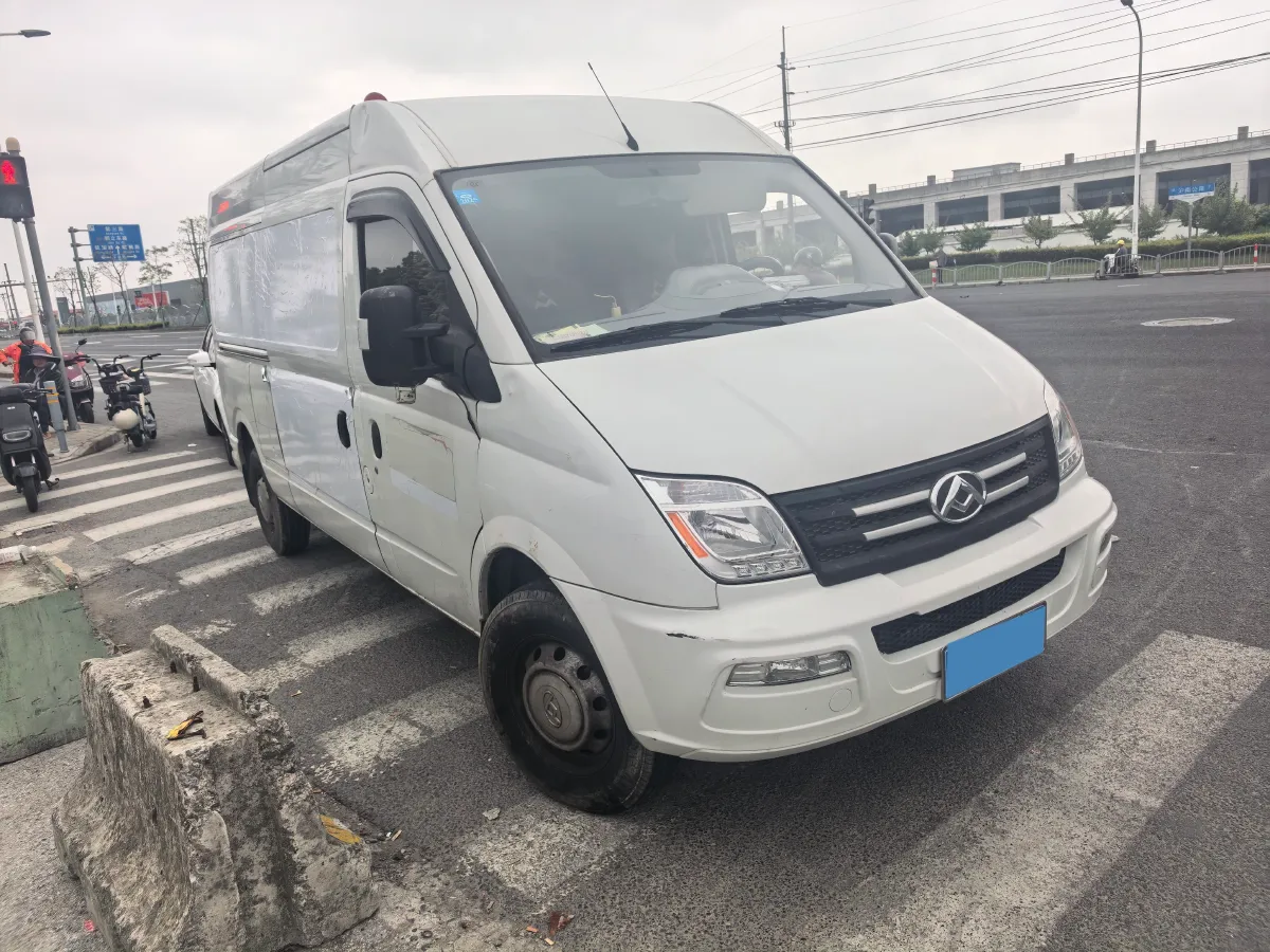 2019 MAXUS XinTu V80 2.0T 139HP L4 6MT,autocango,china used car exporter,china ev exporter,chinese used car exporter,chinese used ev exporter