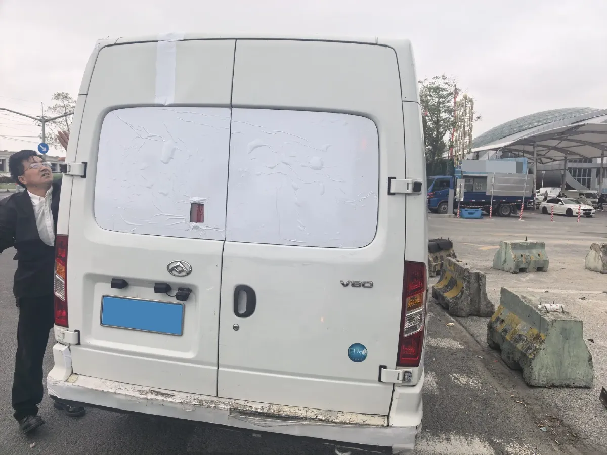 2019 MAXUS XinTu V80 2.0T 139HP L4 6MT,autocango,china used car exporter,china ev exporter,chinese used car exporter,chinese used ev exporter