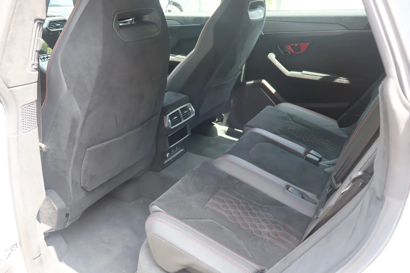 2022 Lamborghini Urus 4.0T 641HP V8 8AT,autocango,china used car exporter,china ev exporter,chinese used car exporter,chinese used ev exporter