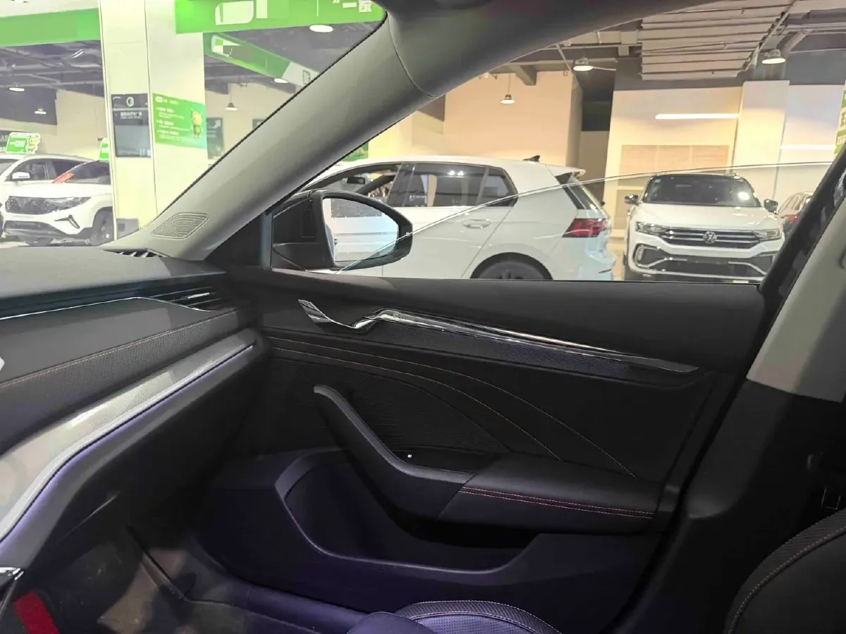 2021 Skoda Octavia 1.4T 150HP L4 7DCT,autocango,china used car exporter,china ev exporter,chinese used car exporter,chinese used ev exporter