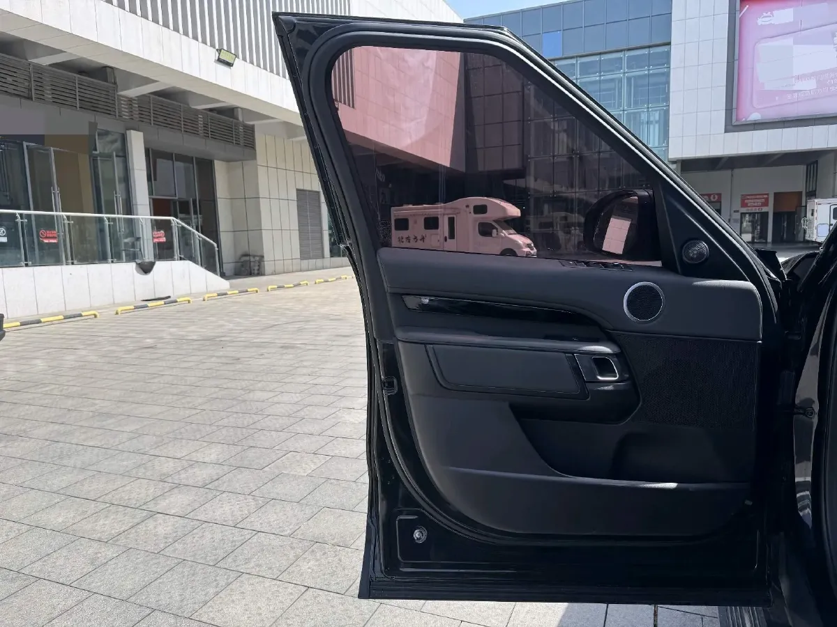 2019 Land Rover Discovery 2.0T 300HP L4 8AT,autocango,china used car exporter,china ev exporter,chinese used car exporter,chinese used ev exporter