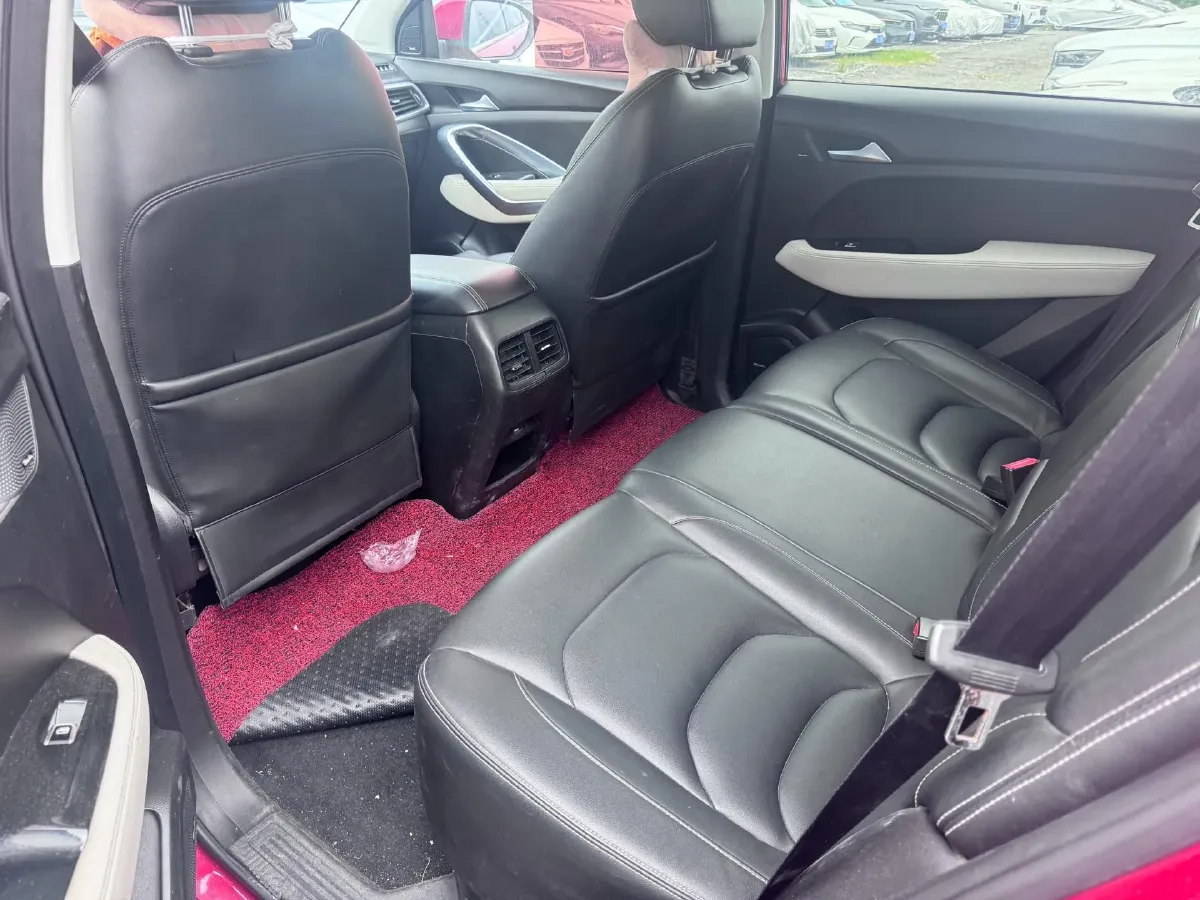 2018 BaoJun 530 1.5T 150HP L4 6MT,autocango,china used car exporter,china ev exporter,chinese used car exporter,chinese used ev exporter