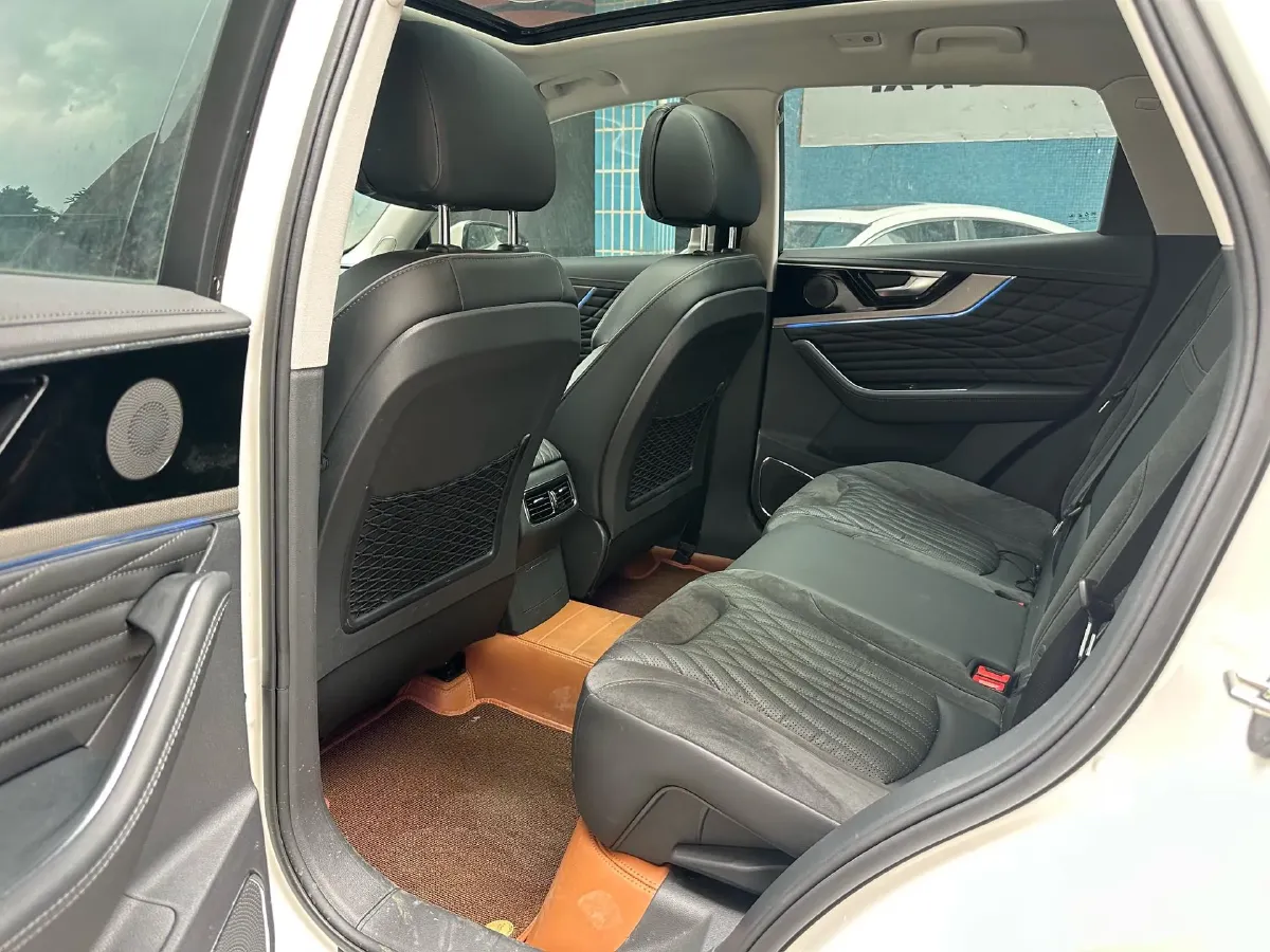 2022 HongQi HS5 2.0T 224HP L4 6AT,autocango,china used car exporter,china ev exporter,chinese used car exporter,chinese used ev exporter