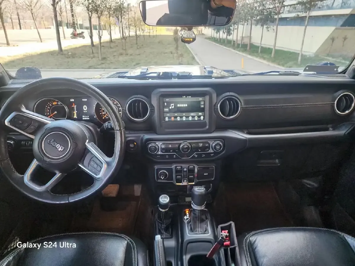 2019 Jeep Wrangler 2.0T 266HP L4 8AT,autocango,china used car exporter,china ev exporter,chinese used car exporter,chinese used ev exporter