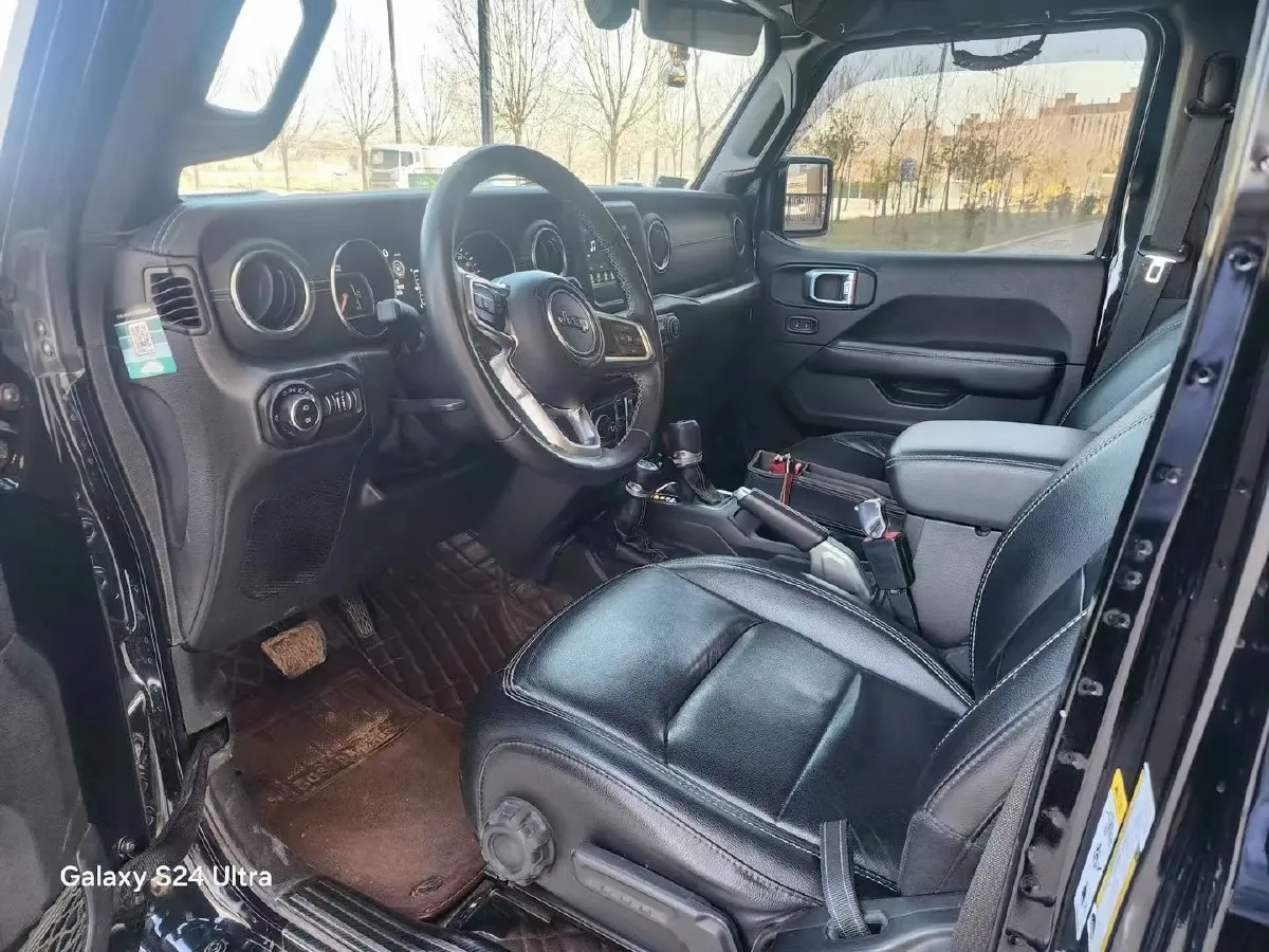 2019 Jeep Wrangler 2.0T 266HP L4 8AT,autocango,china used car exporter,china ev exporter,chinese used car exporter,chinese used ev exporter