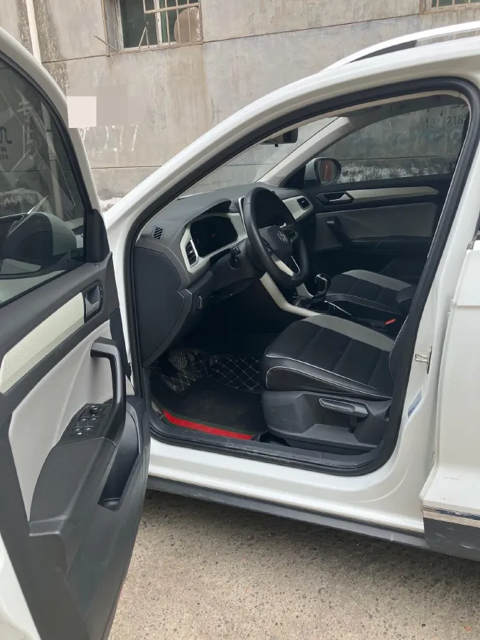 2023 Volkswagen T-Roc 1.4T 150HP L4 7DCT,autocango,china used car exporter,china ev exporter,chinese used car exporter,chinese used ev exporter