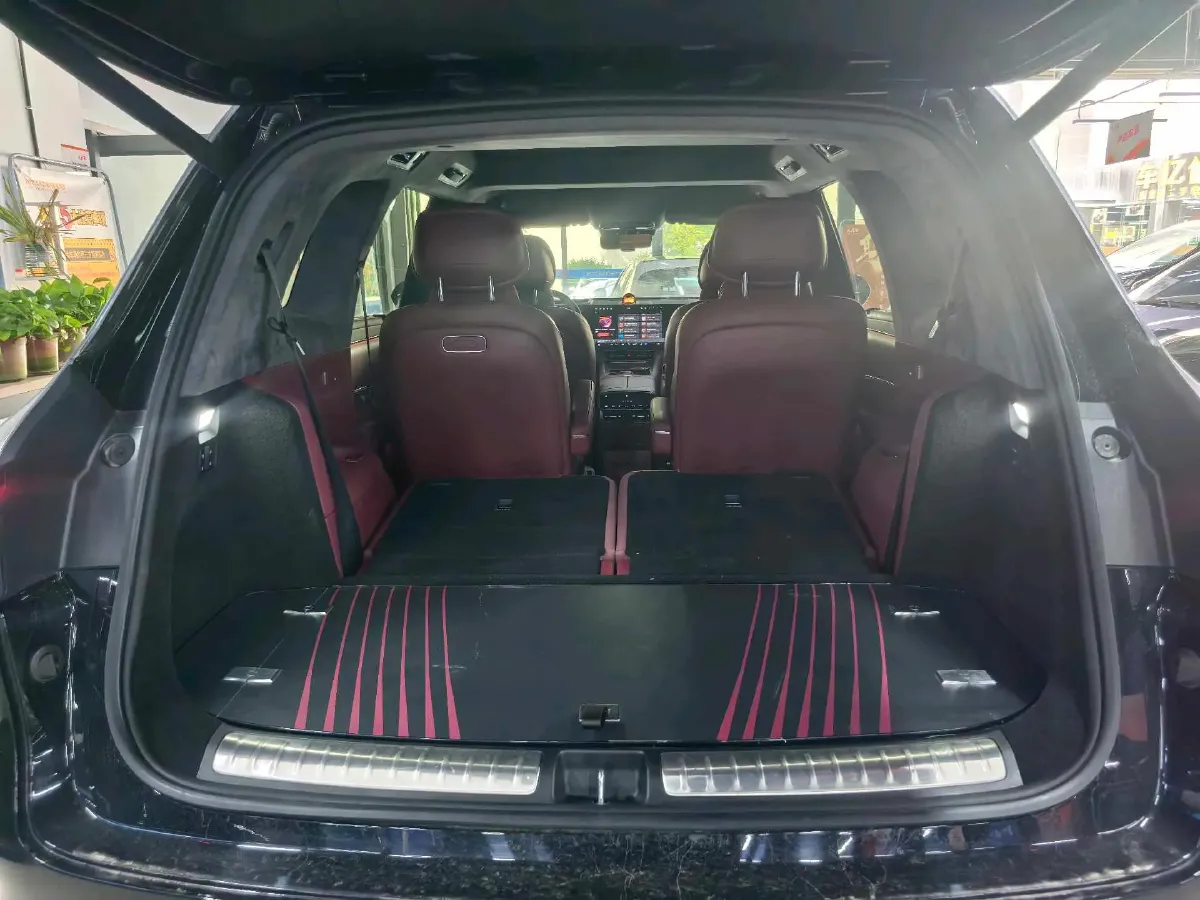 2025 AITO AITO M8 REEV 160HP REEV 53.4KWH,autocango,china used car exporter,china ev exporter,chinese used car exporter,chinese used ev exporter