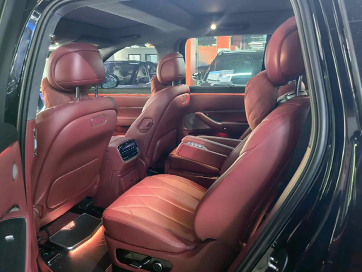 2025 AITO AITO M8 REEV 160HP REEV 53.4KWH,autocango,china used car exporter,china ev exporter,chinese used car exporter,chinese used ev exporter