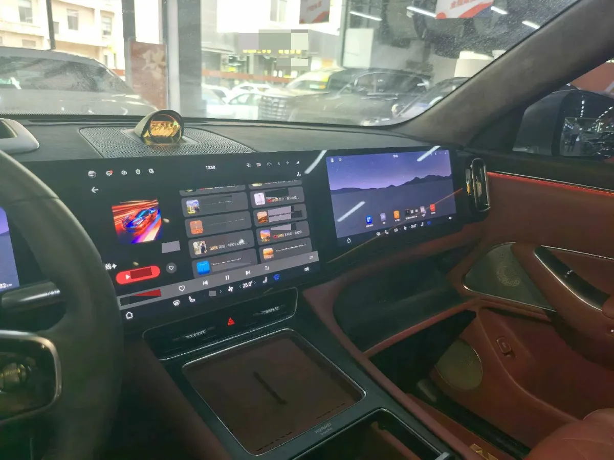 2025 AITO AITO M8 REEV 160HP REEV 53.4KWH,autocango,china used car exporter,china ev exporter,chinese used car exporter,chinese used ev exporter