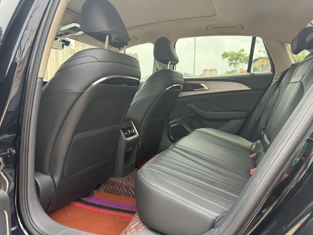 2023 HongQi H5 1.8T 197HP L4 8AT,autocango,china used car exporter,china ev exporter,chinese used car exporter,chinese used ev exporter