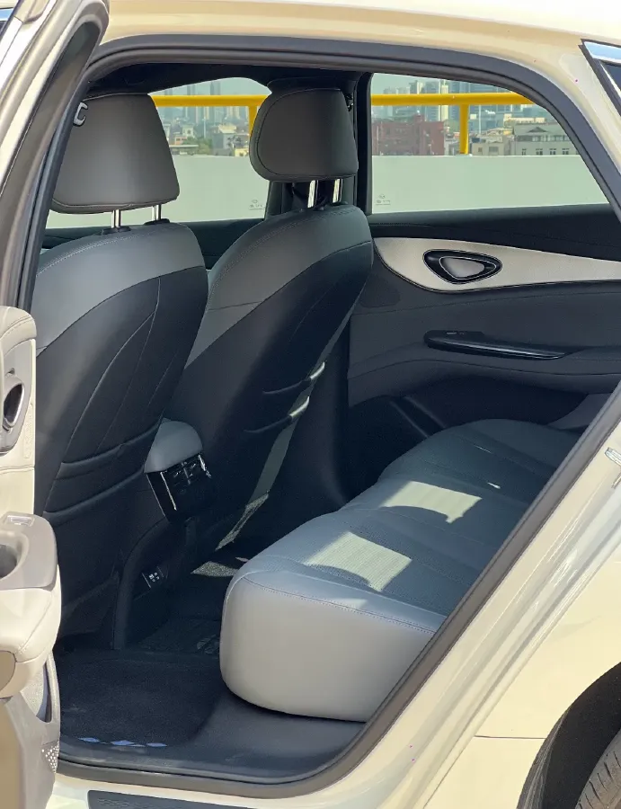 2025 BYD Seal07 DM-i 1.5L 101HP L4 E-CVT PHEV 17.6KWH,autocango,china used car exporter,china ev exporter,chinese used car exporter,chinese used ev exporter