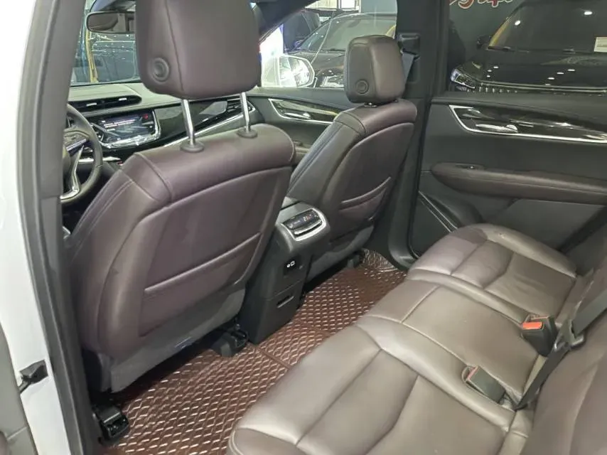 2022 Cadillac XT6 2.0T 237HP L4 9AT,autocango,china used car exporter,china ev exporter,chinese used car exporter,chinese used ev exporter