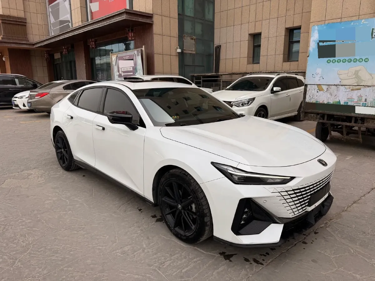 2023 ChangAn UNI-V 1.5T 188HP L4 7DCT,autocango,china used car exporter,china ev exporter,chinese used car exporter,chinese used ev exporter