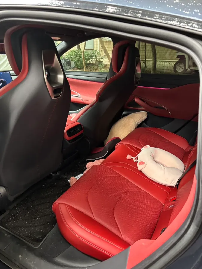 2024 MI SU7 BEV 101KWH,autocango,china used car exporter,china ev exporter,chinese used car exporter,chinese used ev exporter