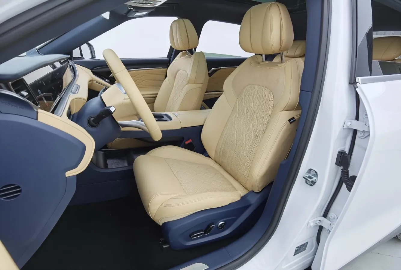 2024 Voyah FREE 1.5T 150HP L4 REEV 39.2KWH,autocango,china used car exporter,china ev exporter,chinese used car exporter,chinese used ev exporter