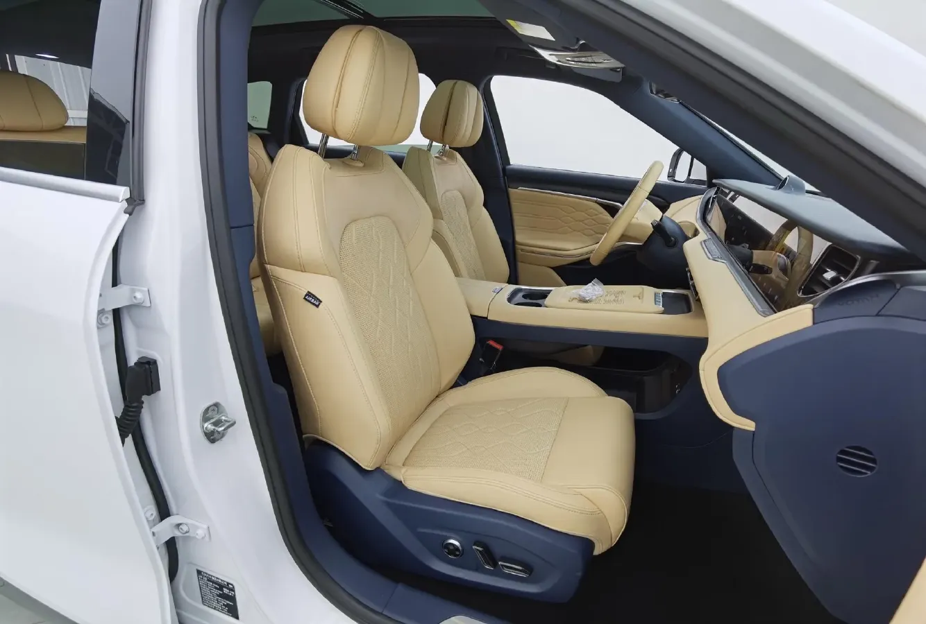 2024 Voyah FREE 1.5T 150HP L4 REEV 39.2KWH,autocango,china used car exporter,china ev exporter,chinese used car exporter,chinese used ev exporter