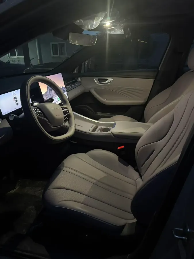 2025 Roewe M7 DMH 1.5L 112HP L4 1DHT PHEV,autocango,china used car exporter,china ev exporter,chinese used car exporter,chinese used ev exporter