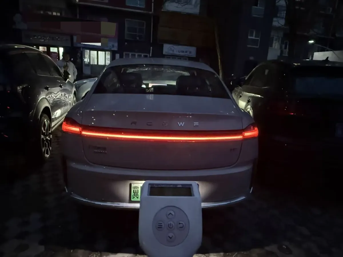 2025 Roewe M7 DMH 1.5L 112HP L4 1DHT PHEV,autocango,china used car exporter,china ev exporter,chinese used car exporter,chinese used ev exporter