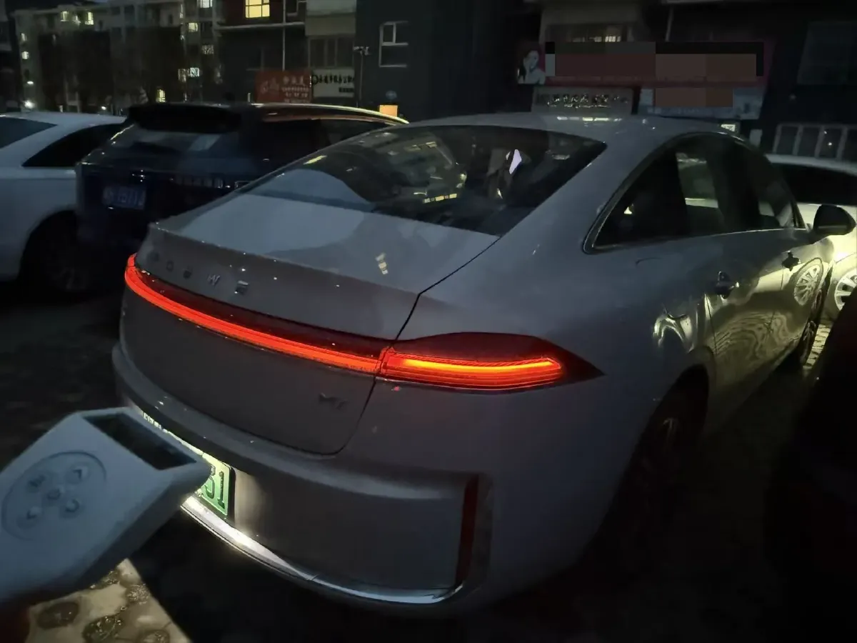 2025 Roewe M7 DMH 1.5L 112HP L4 1DHT PHEV,autocango,china used car exporter,china ev exporter,chinese used car exporter,chinese used ev exporter