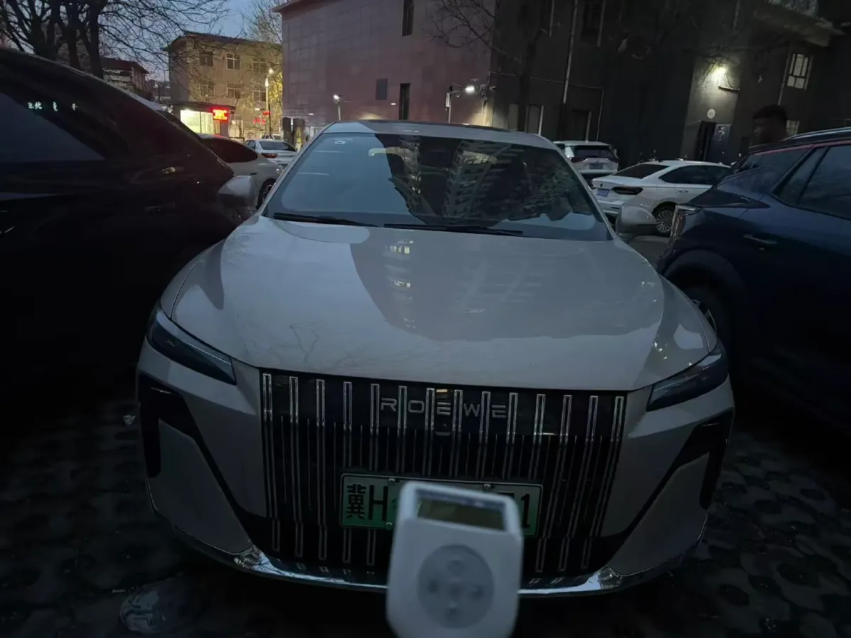 2025 Roewe M7 DMH 1.5L 112HP L4 1DHT PHEV,autocango,china used car exporter,china ev exporter,chinese used car exporter,chinese used ev exporter