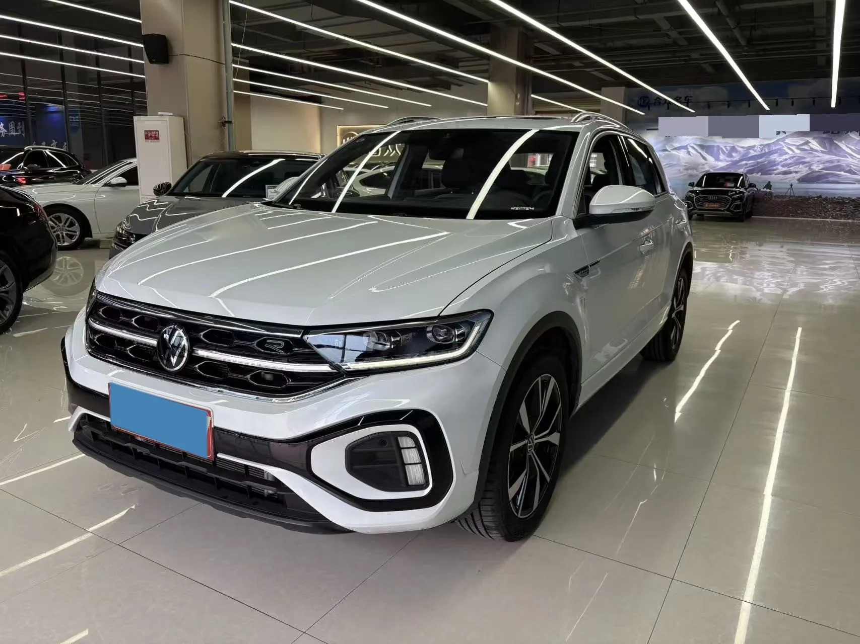 2025 Volkswagen T-Roc 1.5T 160HP L4 7DCT