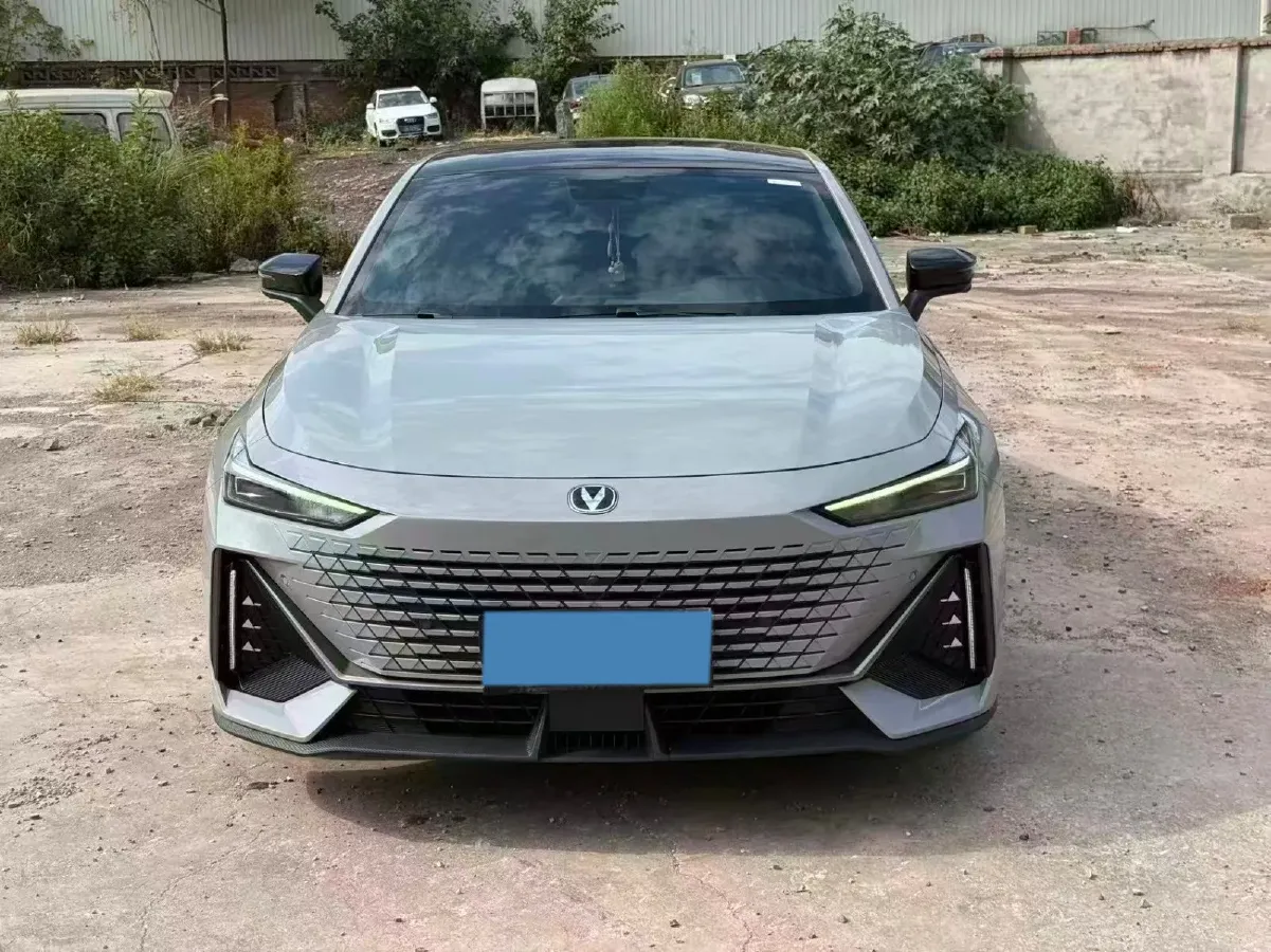 2023 ChangAn UNI-V 1.5T 188HP L4 7DCT,autocango,china used car exporter,china ev exporter,chinese used car exporter,chinese used ev exporter