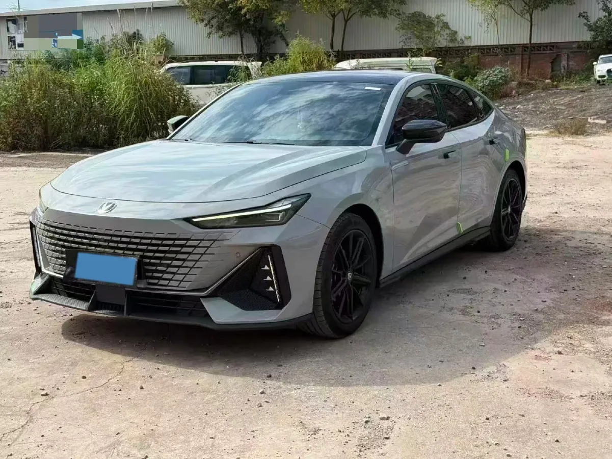 2023 ChangAn UNI-V 1.5T 188HP L4 7DCT,autocango,china used car exporter,china ev exporter,chinese used car exporter,chinese used ev exporter