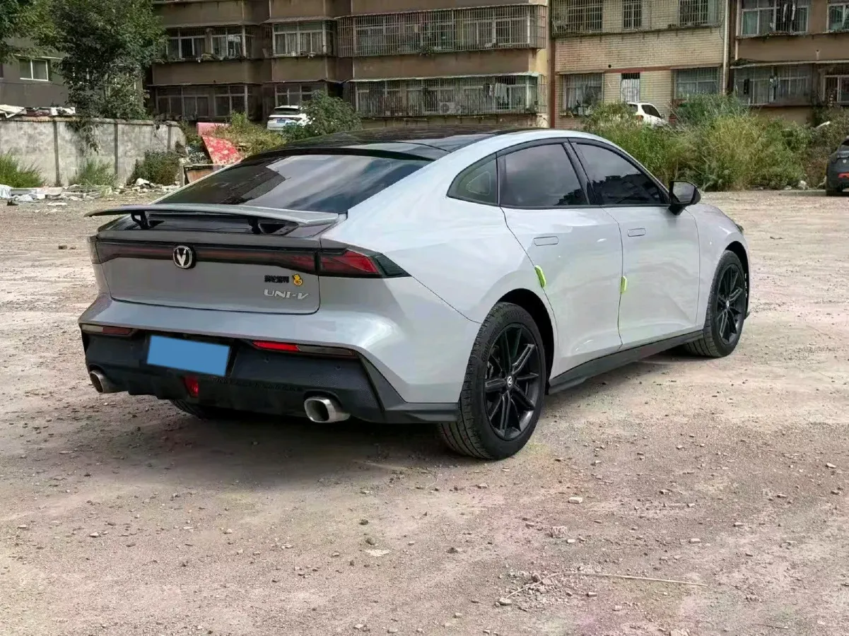 2023 ChangAn UNI-V 1.5T 188HP L4 7DCT,autocango,china used car exporter,china ev exporter,chinese used car exporter,chinese used ev exporter