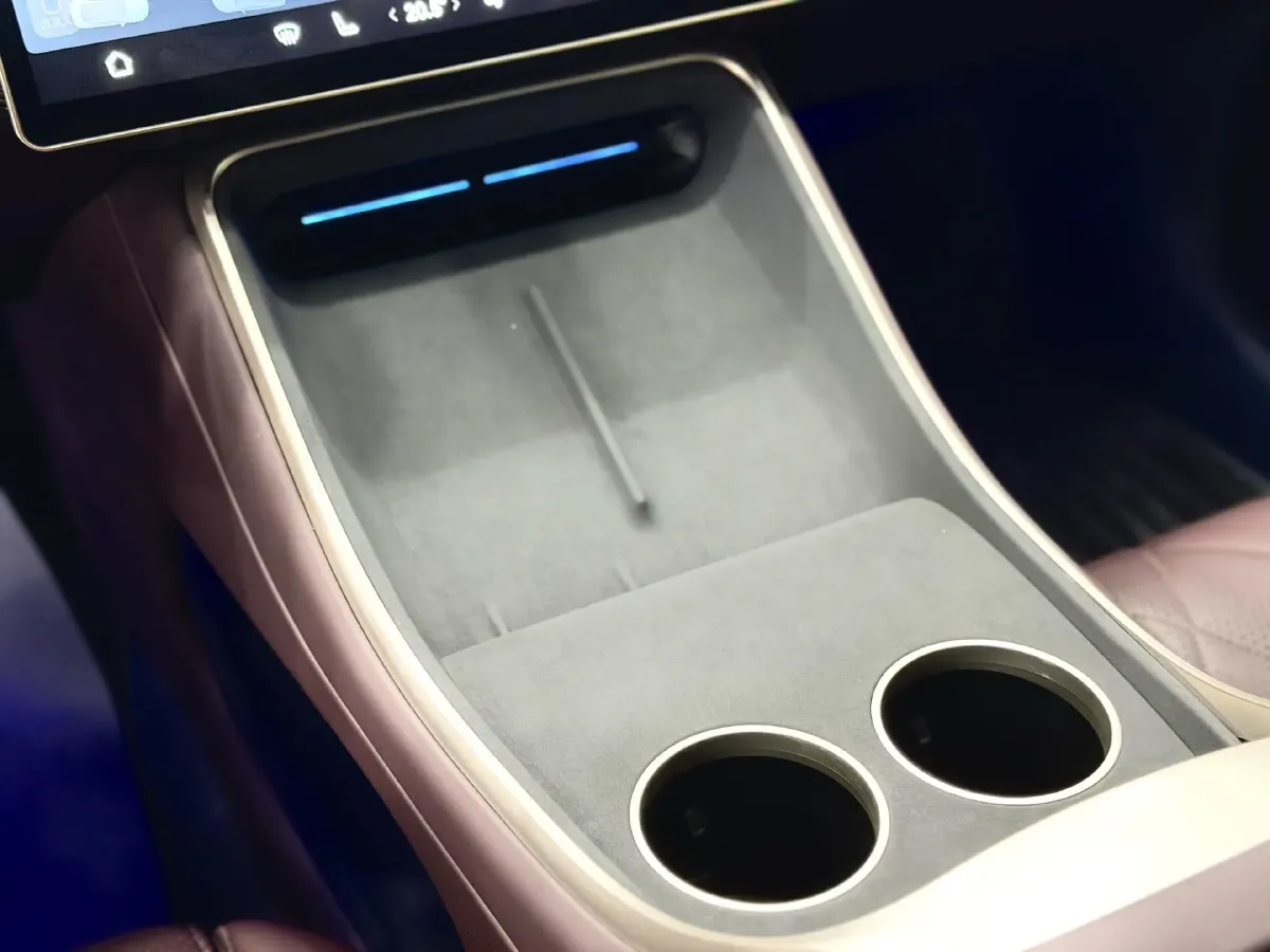 2025 Avatr 11 1.5T 156HP L4 REEV,autocango,china used car exporter,china ev exporter,chinese used car exporter,chinese used ev exporter