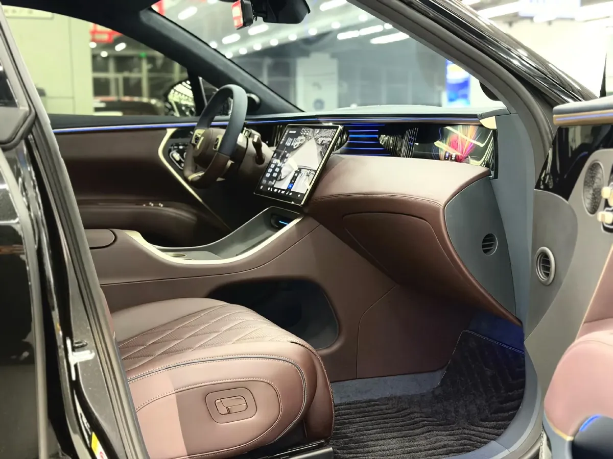 2025 Avatr 11 1.5T 156HP L4 REEV,autocango,china used car exporter,china ev exporter,chinese used car exporter,chinese used ev exporter