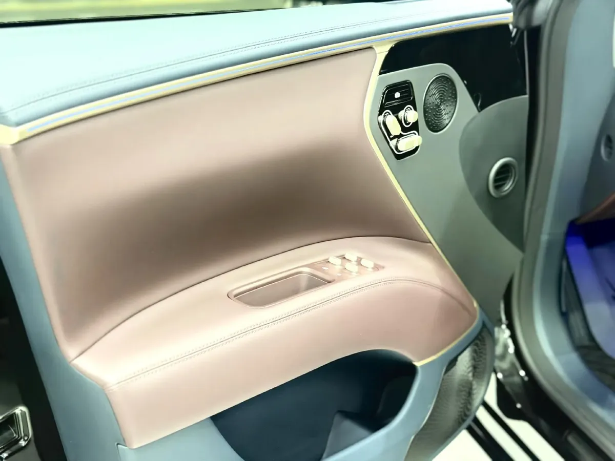 2025 Avatr 11 1.5T 156HP L4 REEV,autocango,china used car exporter,china ev exporter,chinese used car exporter,chinese used ev exporter