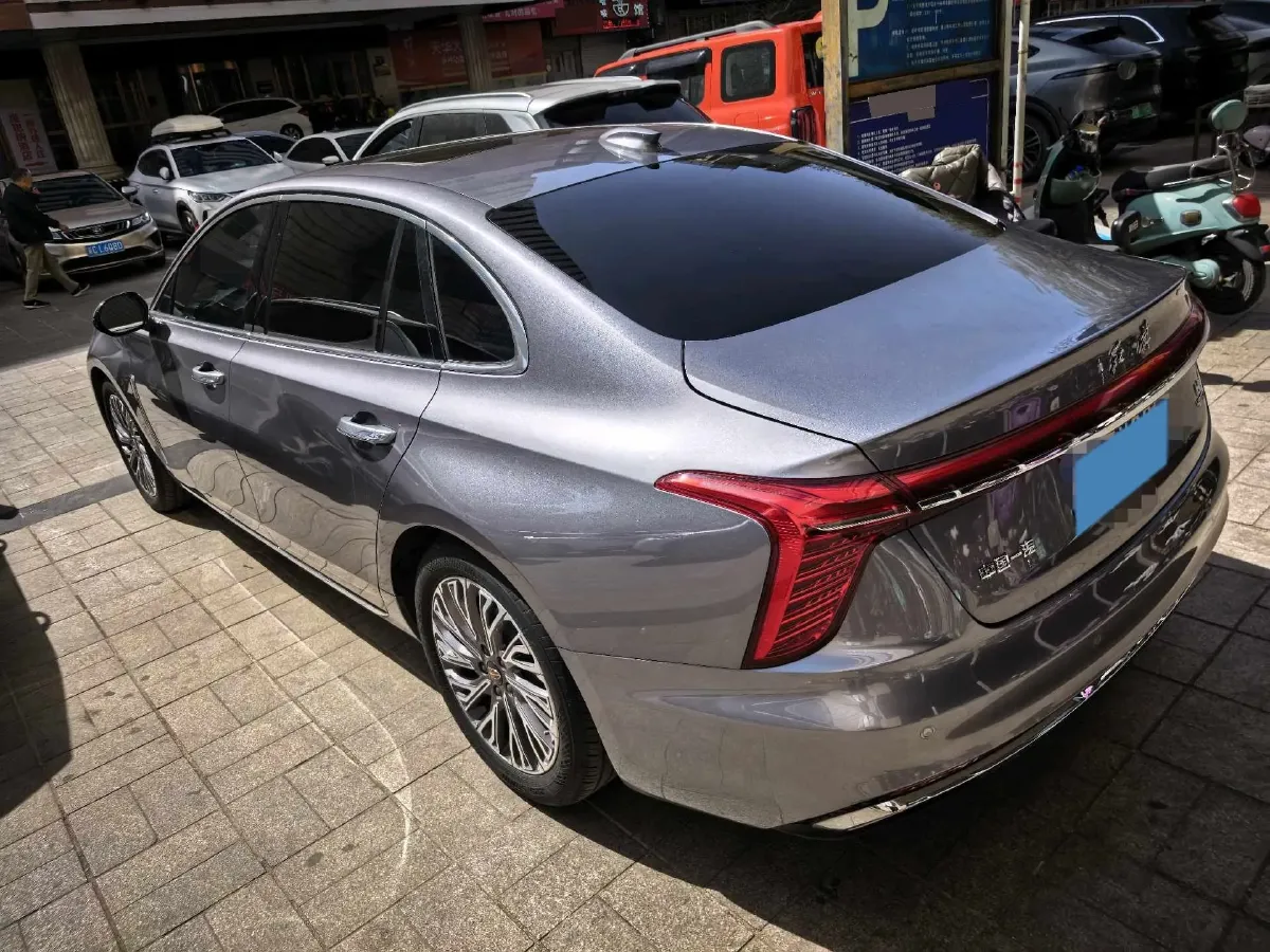 2023 HongQi H5 2.0T 224HP L4 8AT,autocango,china used car exporter,china ev exporter,chinese used car exporter,chinese used ev exporter
