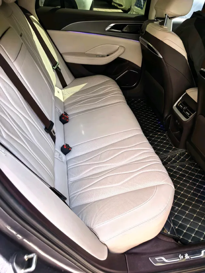 2023 HongQi H5 2.0T 224HP L4 8AT,autocango,china used car exporter,china ev exporter,chinese used car exporter,chinese used ev exporter