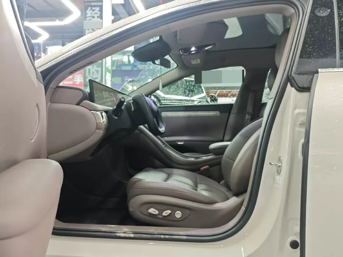 2025 IM L6 BEV,autocango,china used car exporter,china ev exporter,chinese used car exporter,chinese used ev exporter