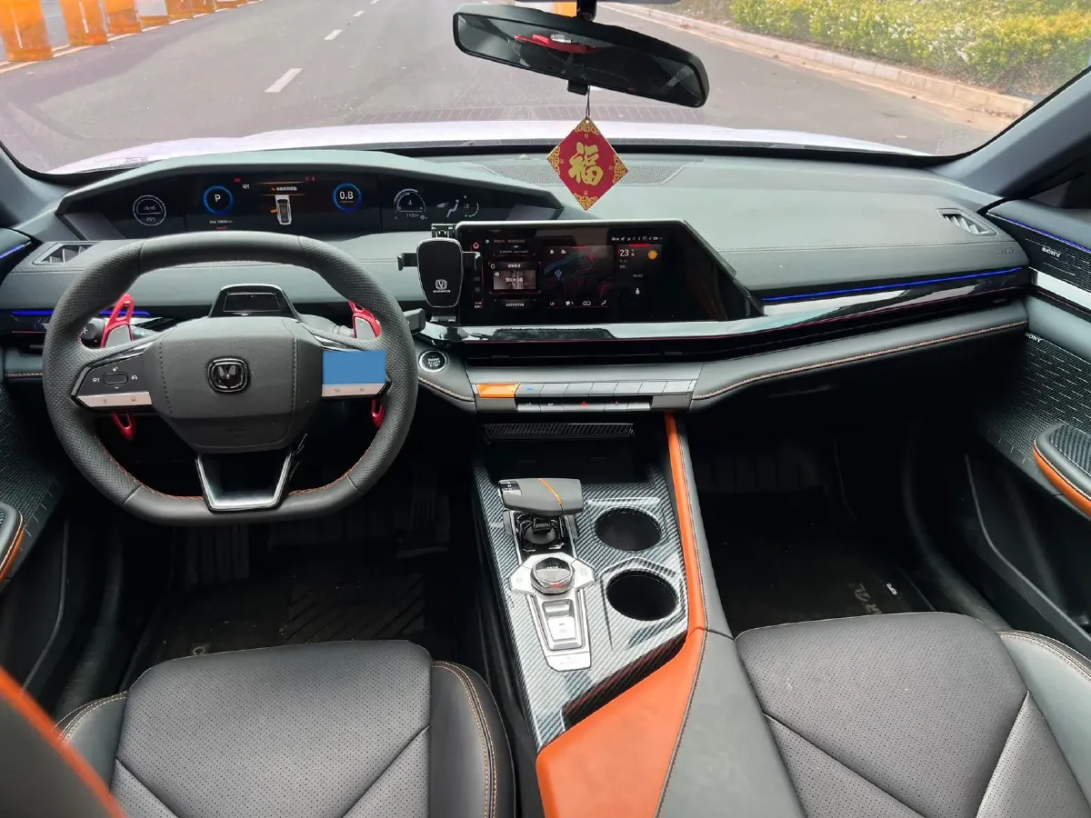 2022 ChangAn UNI-V 1.5T 188HP L4 7DCT,autocango,china used car exporter,china ev exporter,chinese used car exporter,chinese used ev exporter