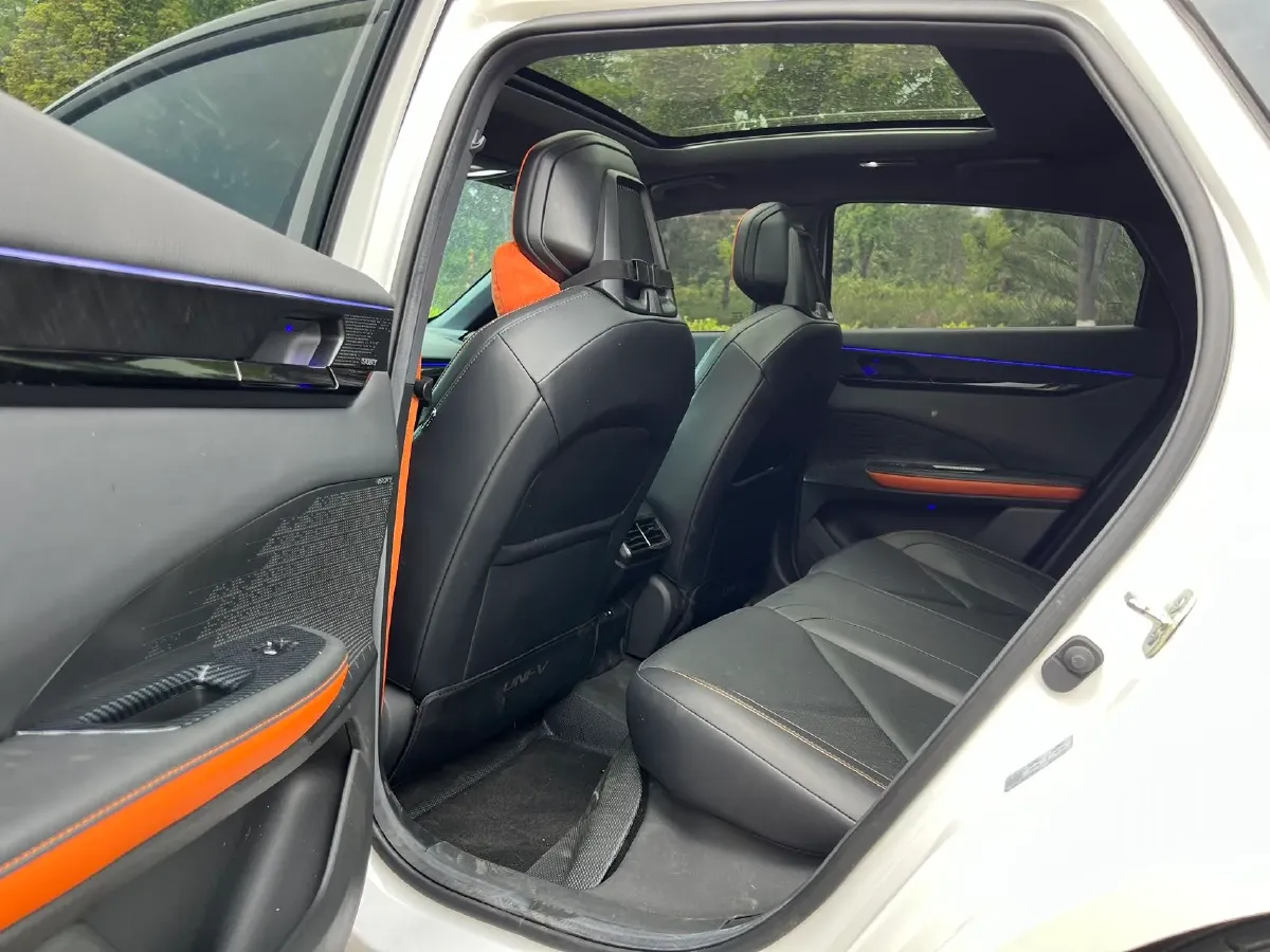 2022 ChangAn UNI-V 1.5T 188HP L4 7DCT,autocango,china used car exporter,china ev exporter,chinese used car exporter,chinese used ev exporter