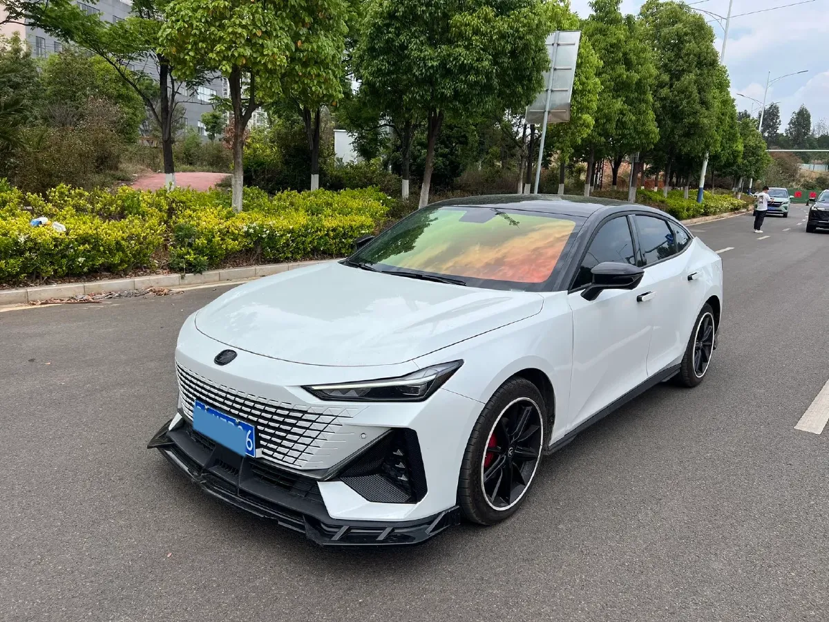 2022 ChangAn UNI-V 1.5T 188HP L4 7DCT,autocango,china used car exporter,china ev exporter,chinese used car exporter,chinese used ev exporter