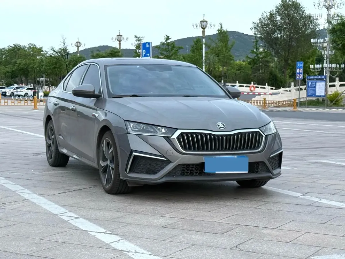 2021 Skoda Octavia 1.4T 150HP L4 7DCT,autocango,china used car exporter,china ev exporter,chinese used car exporter,chinese used ev exporter