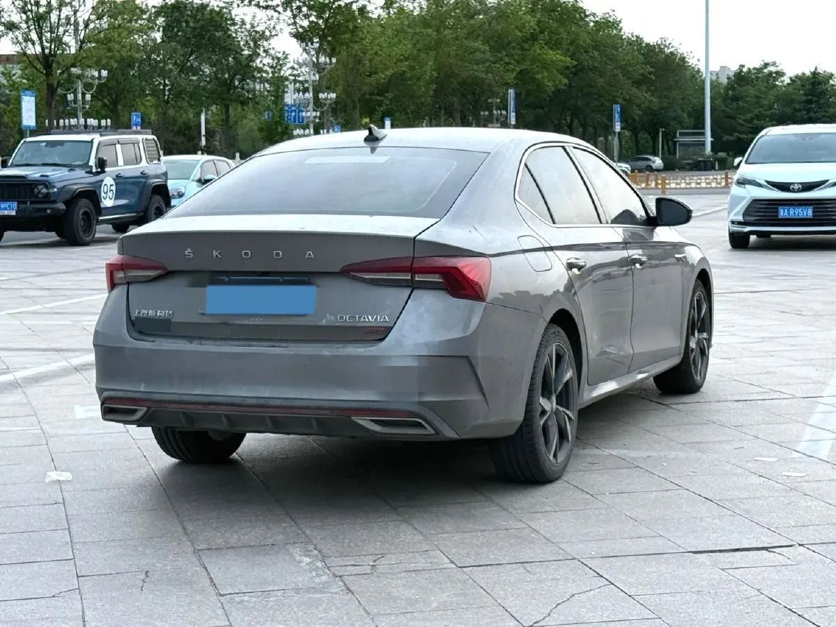 2021 Skoda Octavia 1.4T 150HP L4 7DCT,autocango,china used car exporter,china ev exporter,chinese used car exporter,chinese used ev exporter