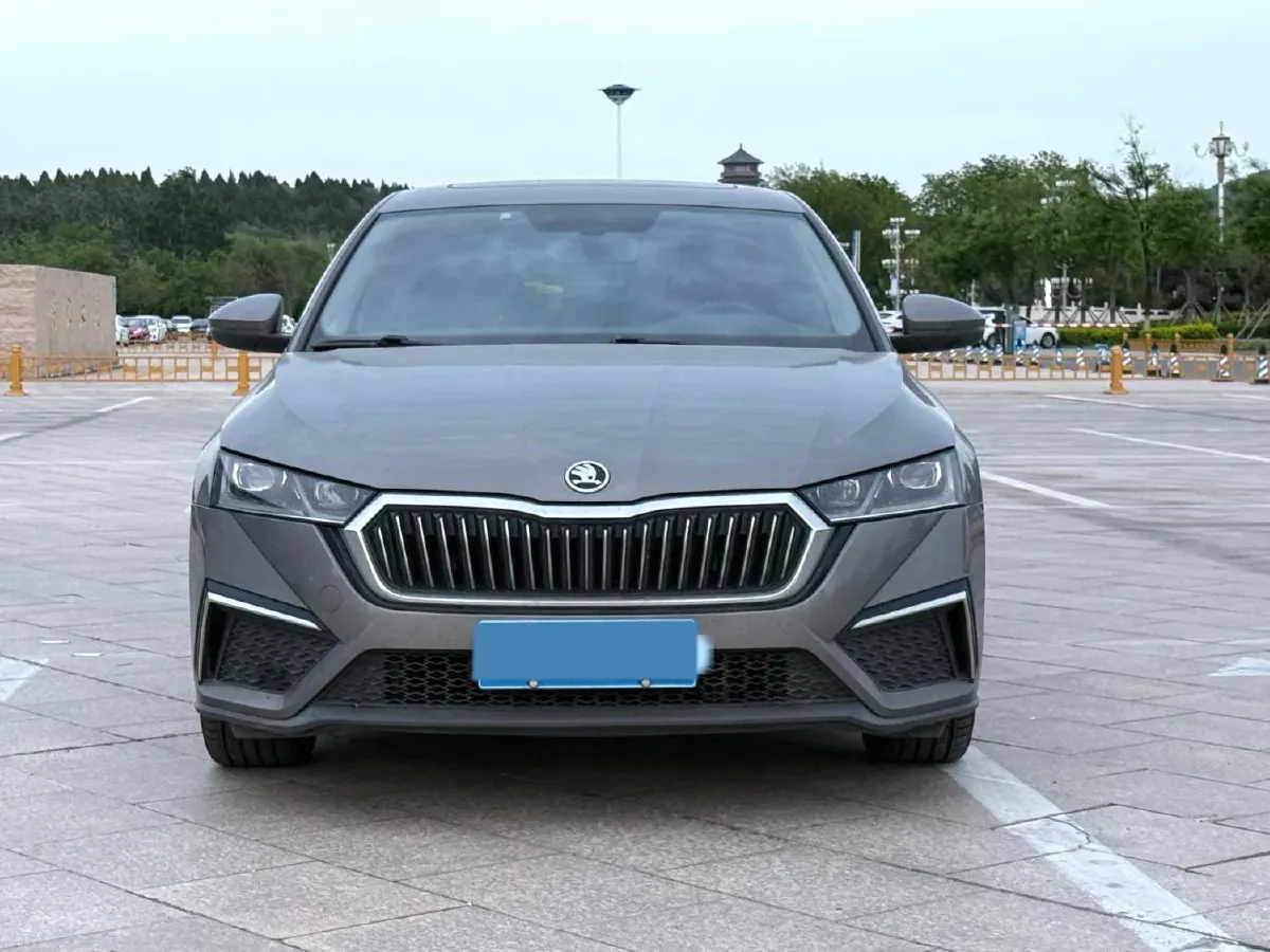 2021 Skoda Octavia 1.4T 150HP L4 7DCT,autocango,china used car exporter,china ev exporter,chinese used car exporter,chinese used ev exporter