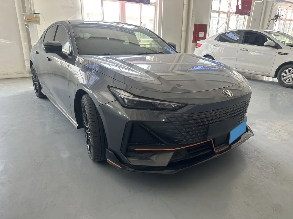 2023 ChangAn UNI-V 1.5T 188HP L4 7DCT,autocango,china used car exporter,china ev exporter,chinese used car exporter,chinese used ev exporter